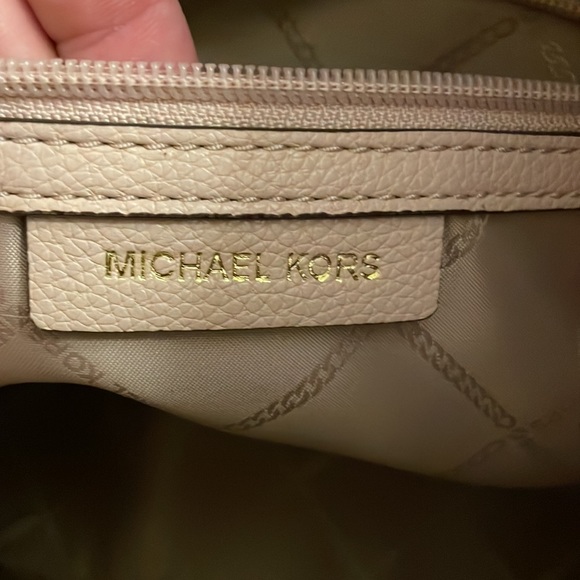 Blush pink Michael Kors purse - Picture 6 of 12